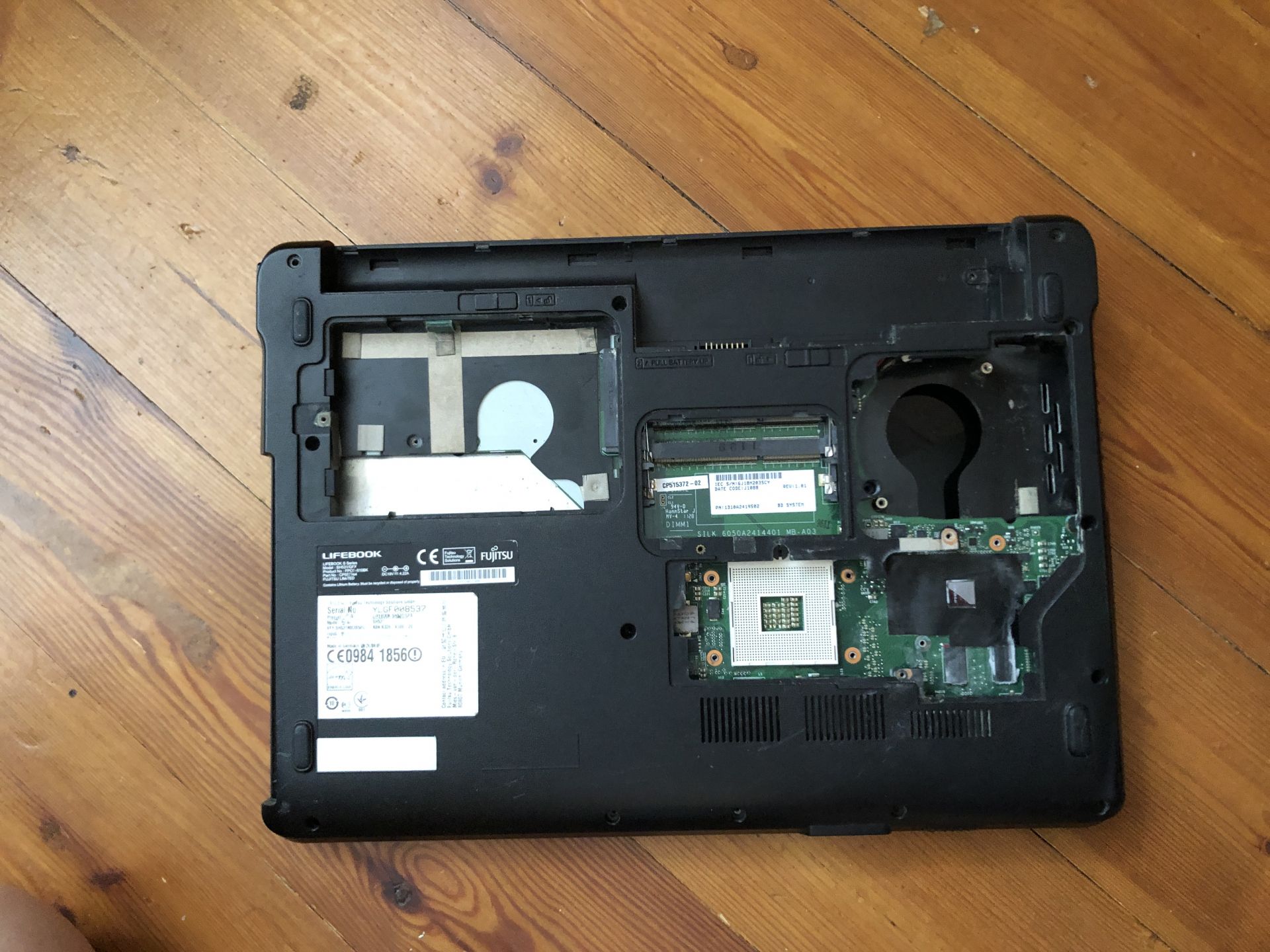 ноутбук Fujitsu Lifebook SH531 на части - фото фото фото 5