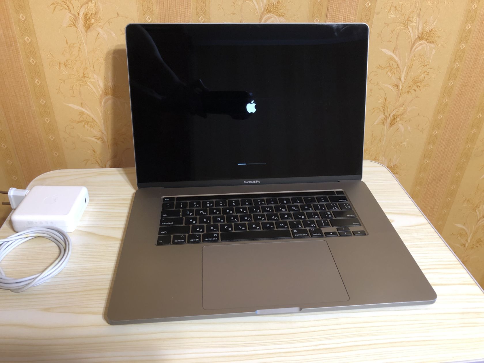Macbookpro 16" a2141 2020 i7/16gb/ 512 gb/intel 630+radeon pro 5300m 4gb&amp;#92; 77% батарея - фото фото фото 1