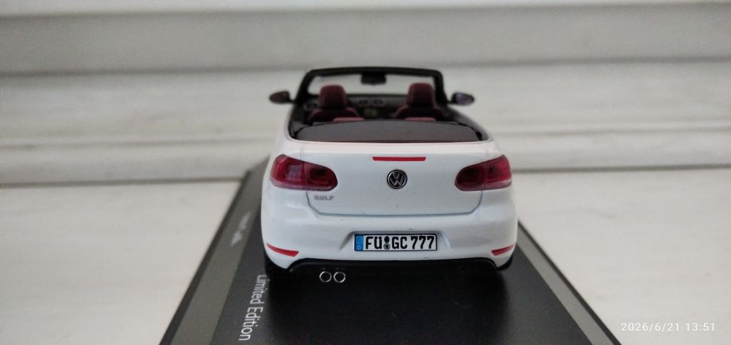 VOLKSWAGEN GOLF CABRIO  SCHUCO M 1:43   ОПЛАТА ЛОТА ПРИ ОТРИМАНІ ! - фото фото фото 3