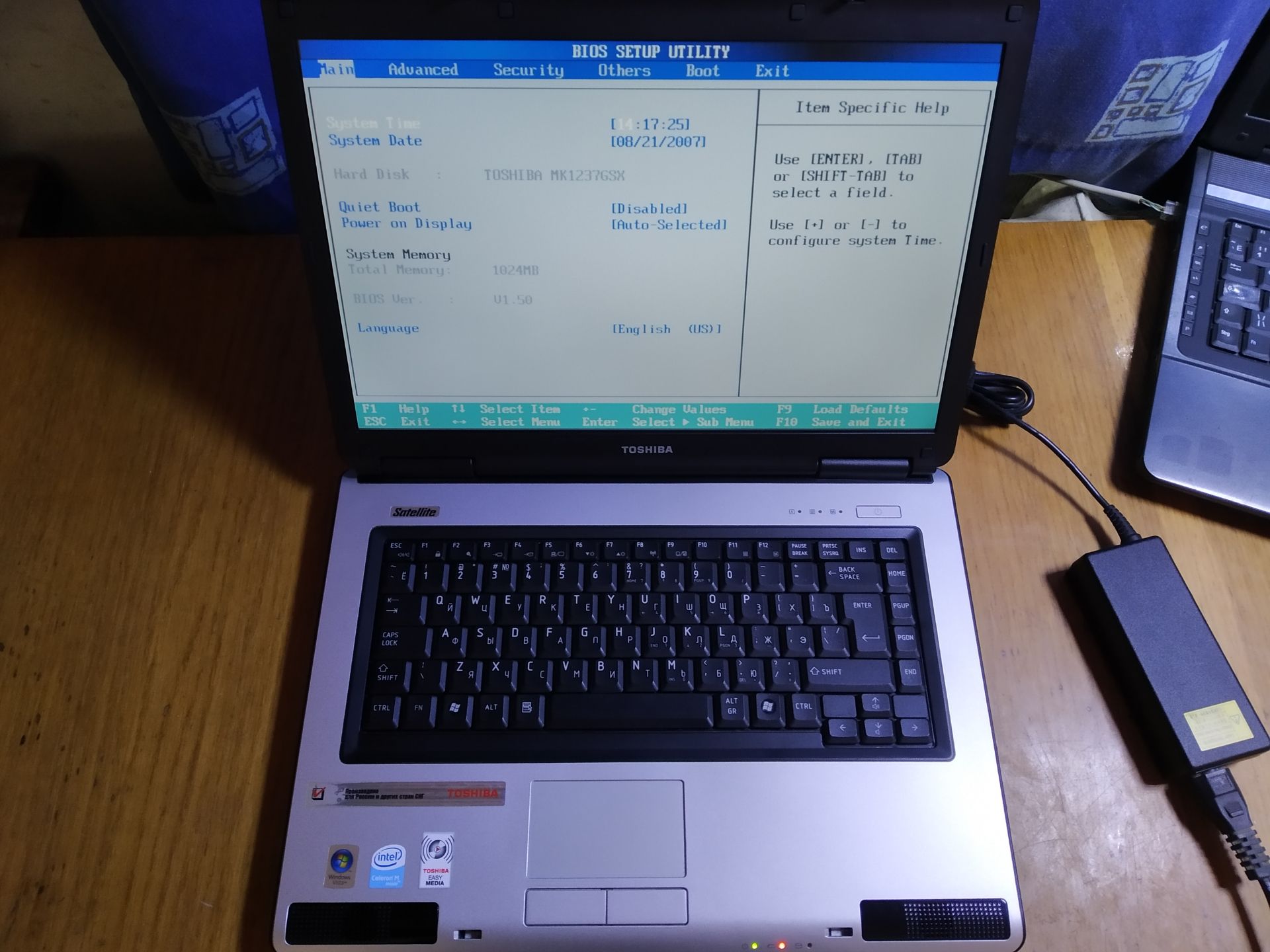 Ноутбук Toshiba L40 в идеале - фото фото фото 0