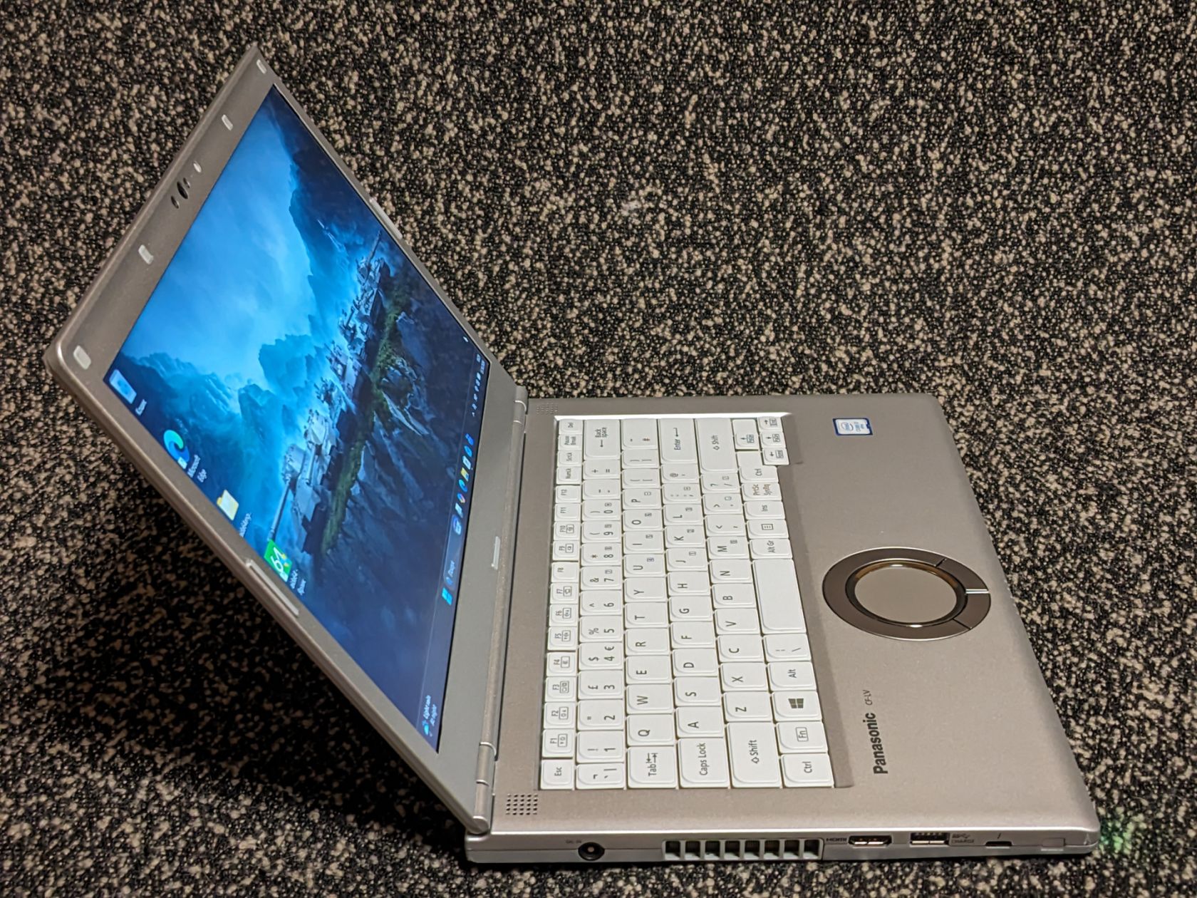 ноутбук Panasonic CF-LV8 • Intel®Core™ i7-8665U|16|512|Intel UHD Graphics|FHD ips - фото фото фото 2