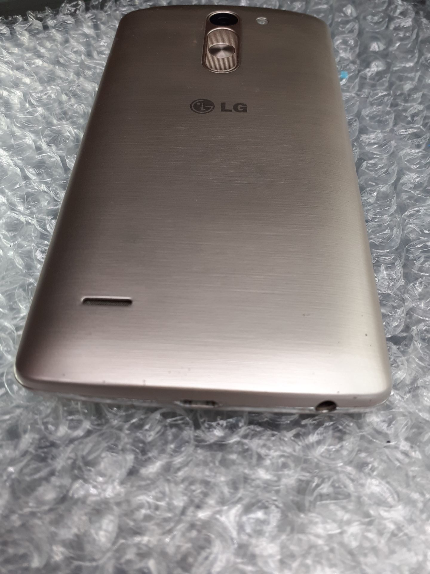 #252 LG G3 Stylus Gold - фото фото фото 3