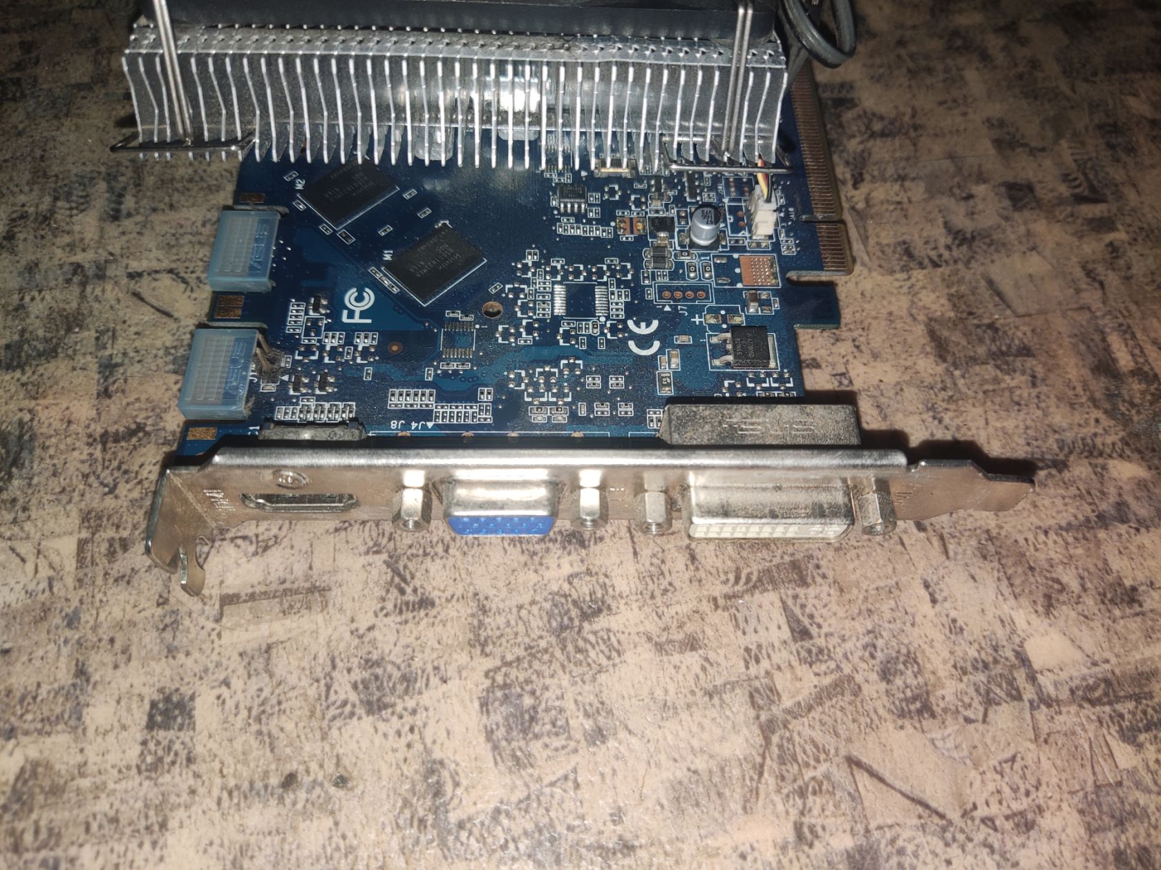 Видеокарта ASUS EN9800GT / DI / 1GD3 / A - фото фото фото 1