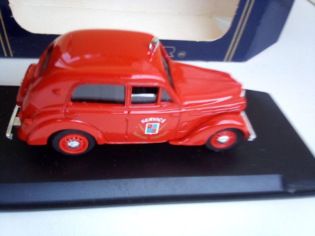 RENAULT JUVAQUATRE BERLINE 1938 by Eligor 1:43 - фото фото фото 6