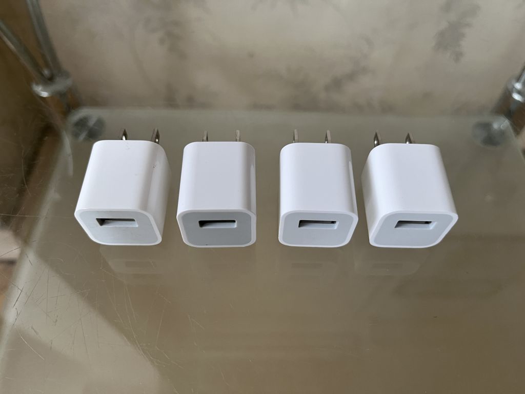Оригинальные блоки зарядки Apple 5W USB Power Adapter     (модель A1385) - фото фото фото 5