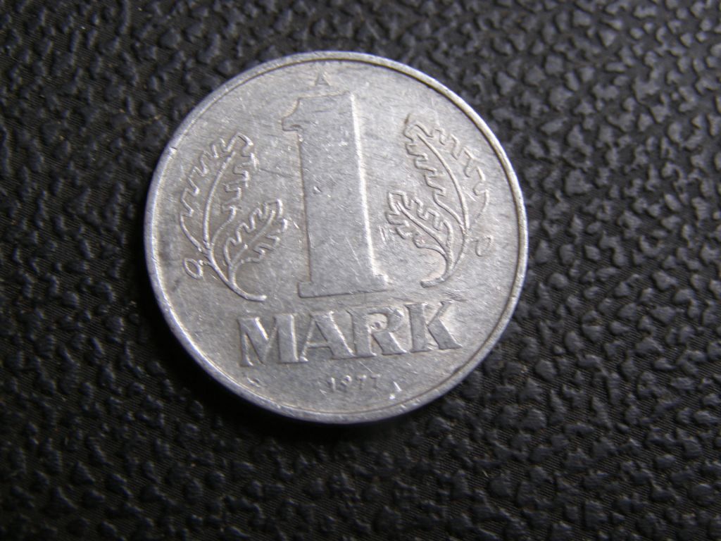1 марка 1977 г А  ГДР. - фото фото фото 0
