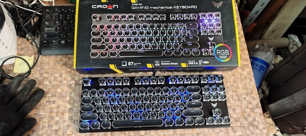 Игровая клавиатура с подсветкой RGB Crown CMGK-901 USB № 232908600 - фото фото фото 0