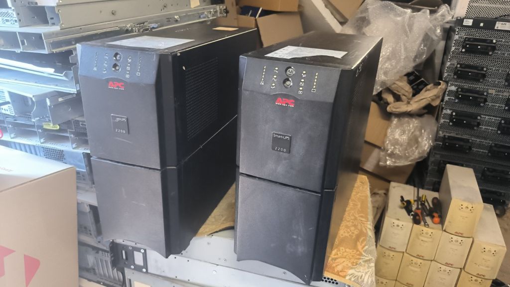 Бесперебійник ДБЖ APC Smart-UPS 2200 SUA2200I - фото фото фото 3