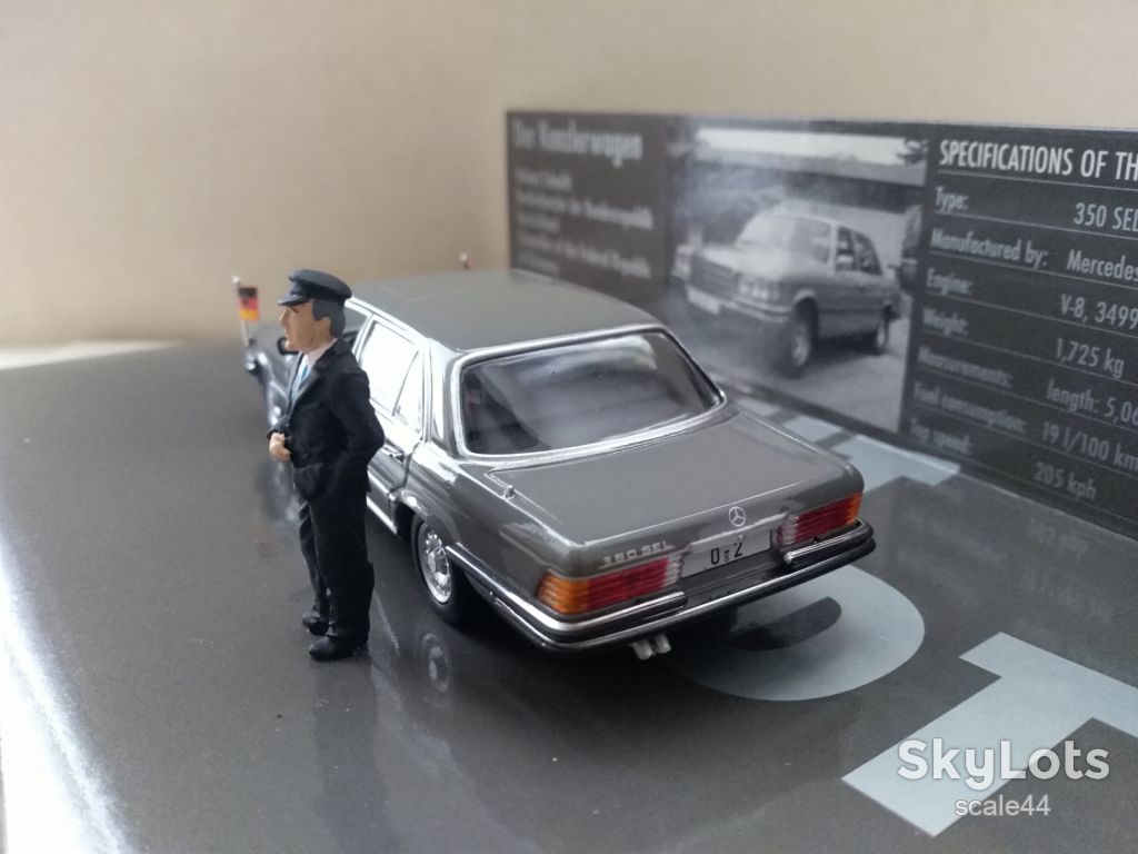 Mercedes-Benz 300SEL Helmut Schmidt 1974.Minichamps.1/43 - фото фото фото 3