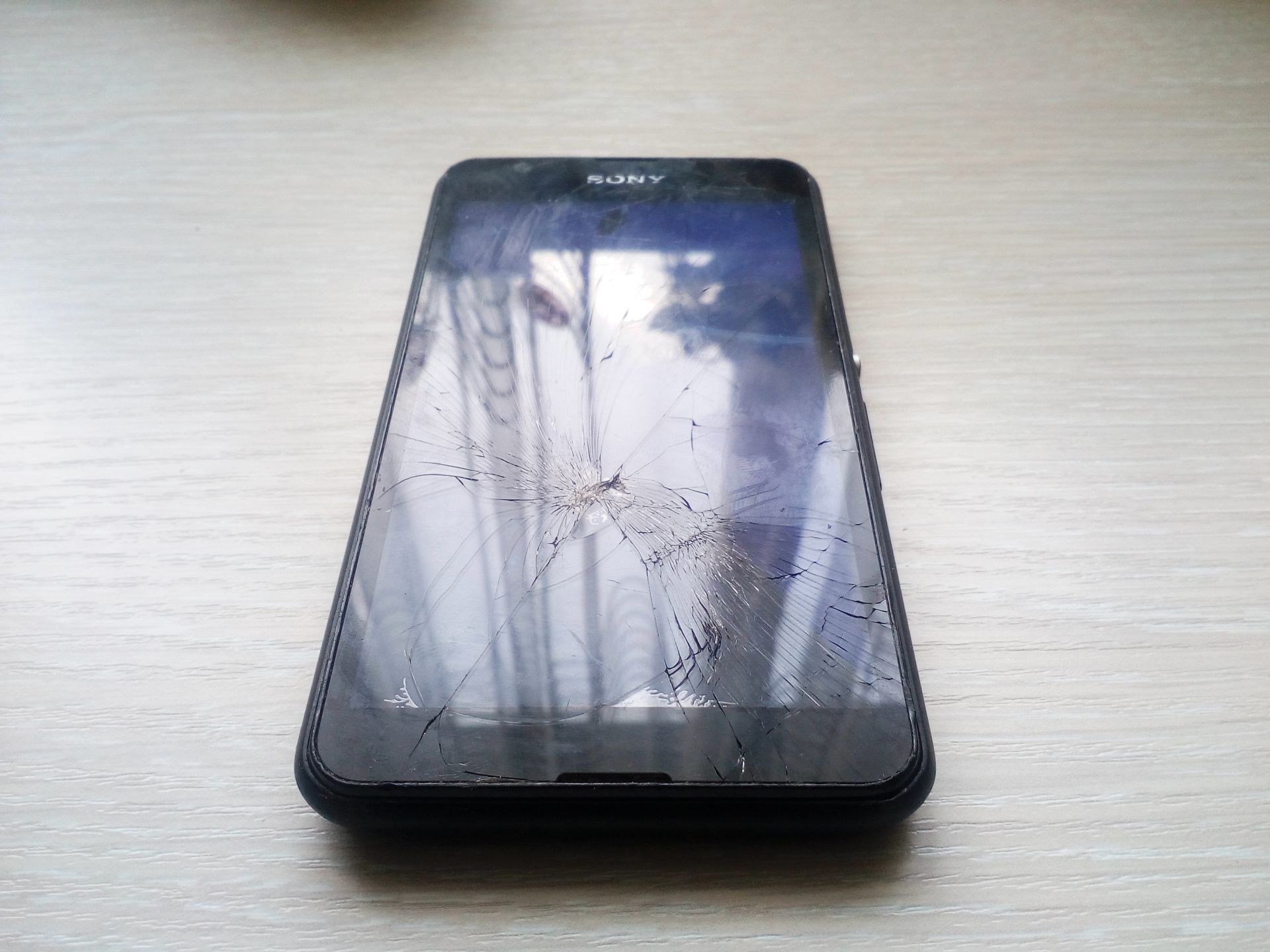 Телефон Sony Xperia E4g      (E2003) - фото фото фото 2