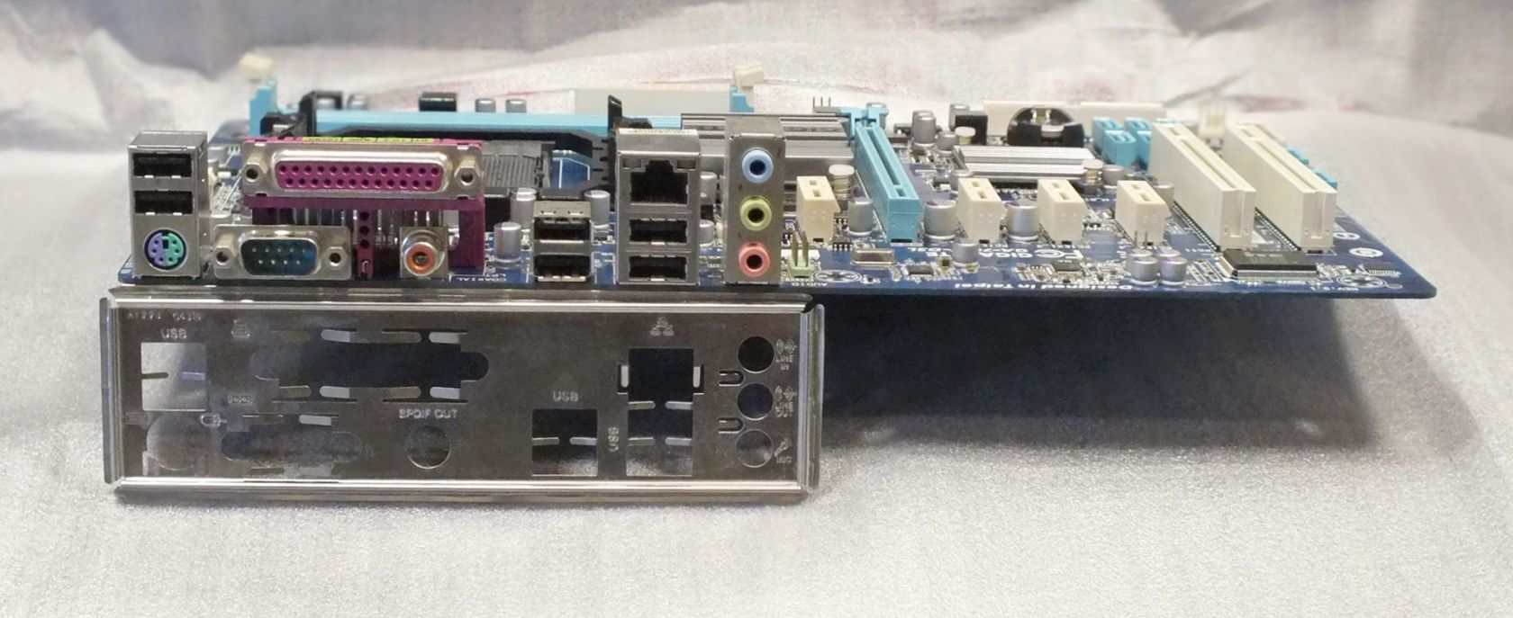 Gigabyte GA-780T-DS3L Сокет AM3/AM3+ FX 2xDDR3 Dual Bios - фото фото фото 2