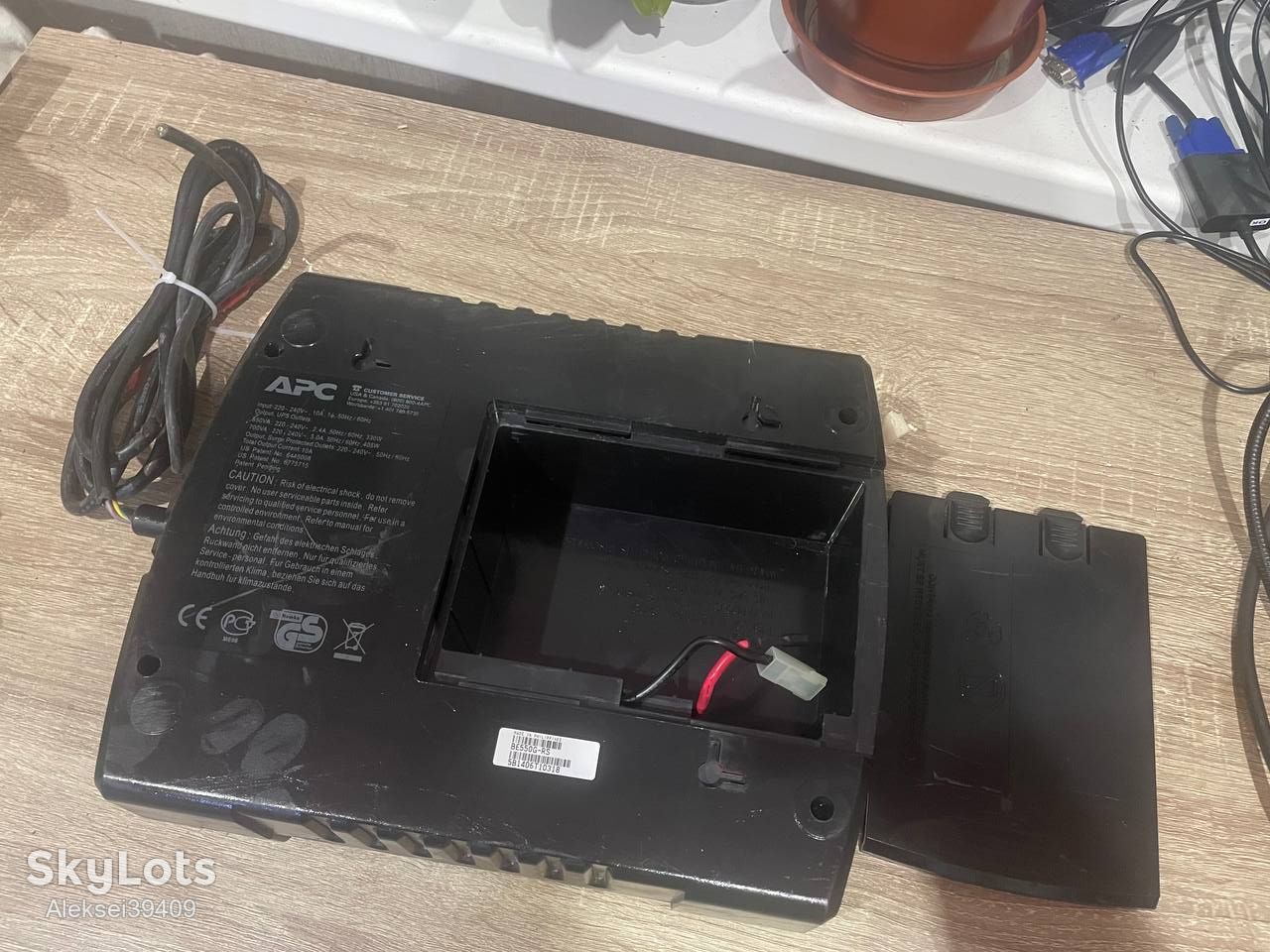 Джерело безперебійного живлення     (ИБП) APC Back-UPS ES 550VA / 330W     (BE550G-RS) - фото фото фото 6
