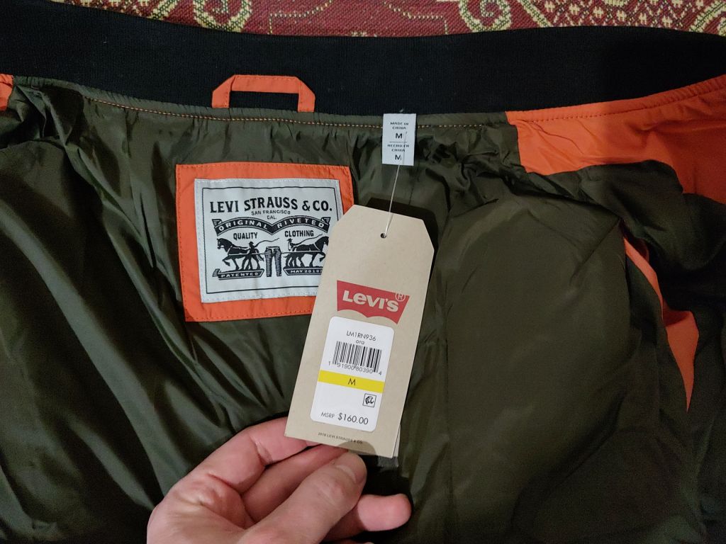 Бомбер Levis Dry Touch Nylon Quilted Utility Bomber Jacket - фото фото фото 9