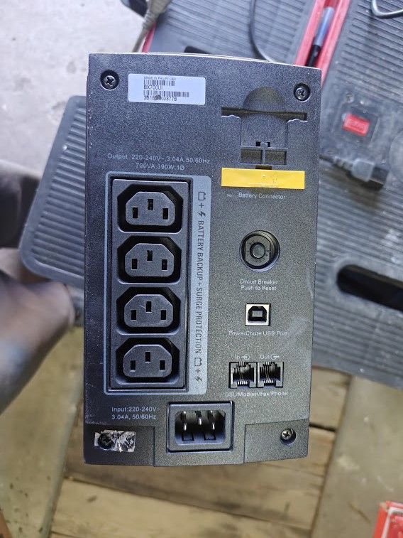 ИБП Бесперебойник UPS 700 VA / ВА APC Back-UPS BX700UI № 26150905 - фото фото фото 1