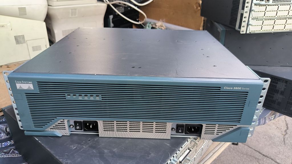 Маршрутизатор Cisco 3845-MB V05 +VWIC2 2MFT-T1/E1+NME-CUE - фото фото фото 0