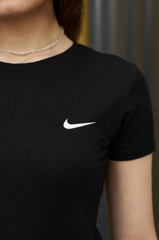 Женская футболка Nike черная - фото фото фото 1