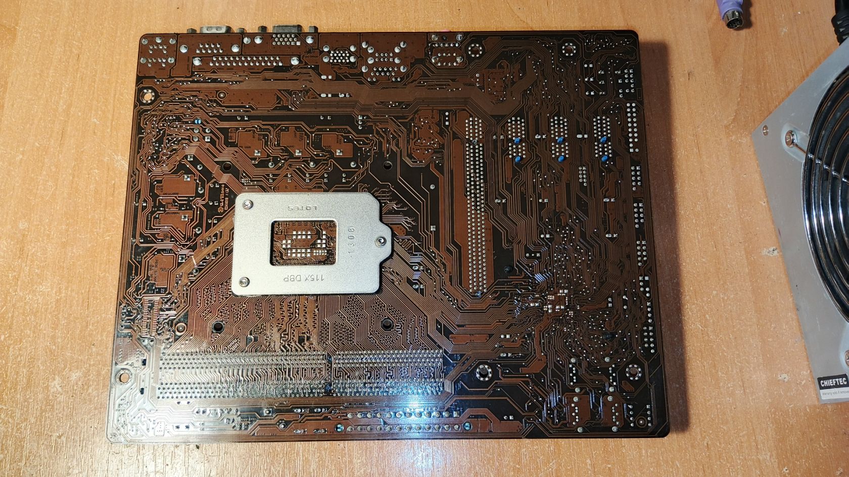 ASUS P8H61-M LX      (s1155, Intel H61, PCI-Ex16) - фото фото фото 2