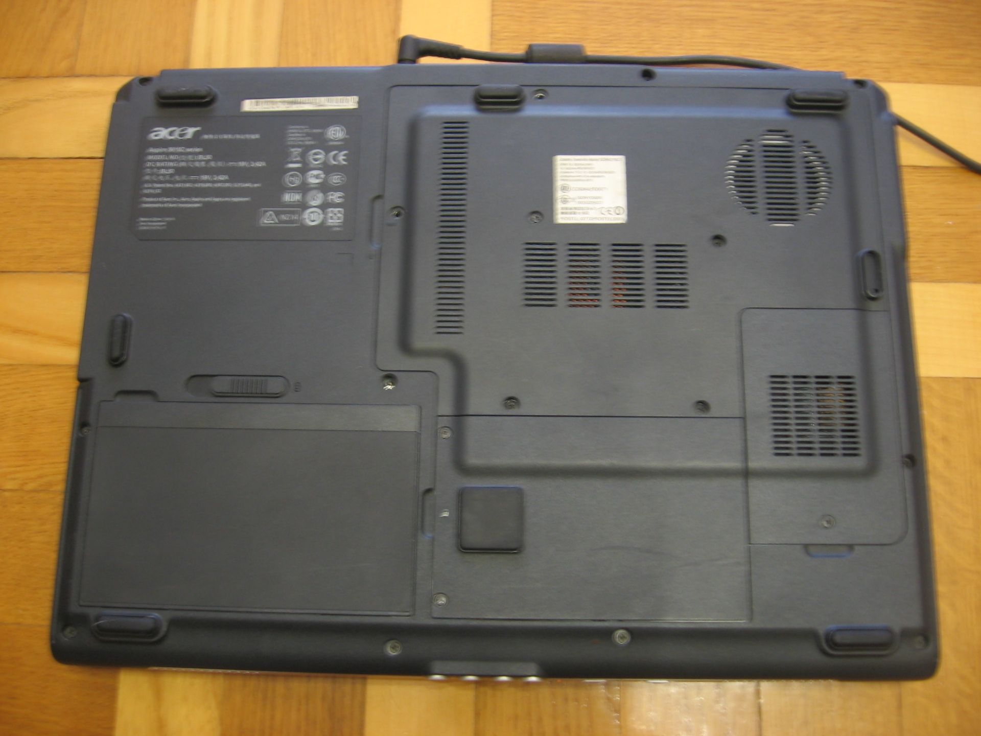 Ноутбук  Acer Aspire 5610Z       (15.4″/CoreDuo T2300/1Gb/60Gb), без АКБ і БЖ - фото фото фото 3