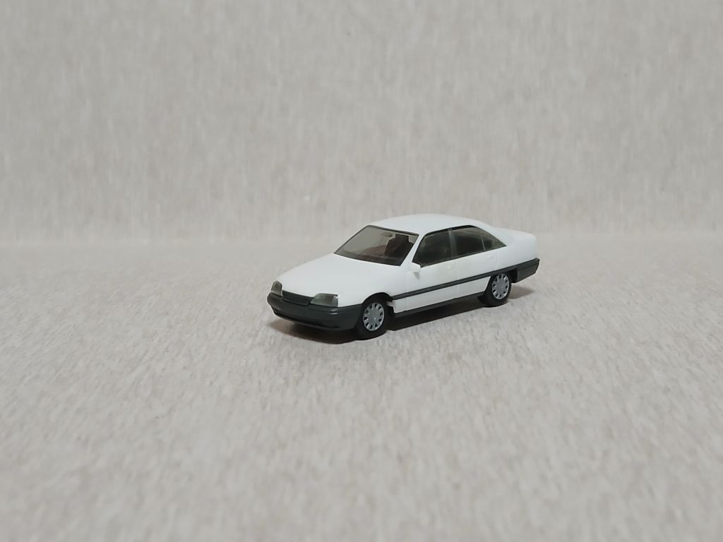 Автомобіль OPEL OMEGA GLS. HERPA 1:87 H0  (11818/3). - фото фото фото 0