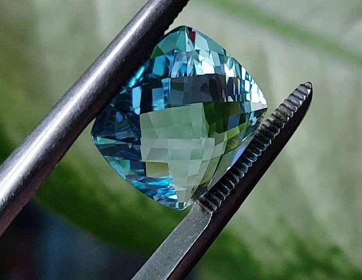 Натуральный топаз 10.86 ct  14 x 14 mm - фото фото фото 8