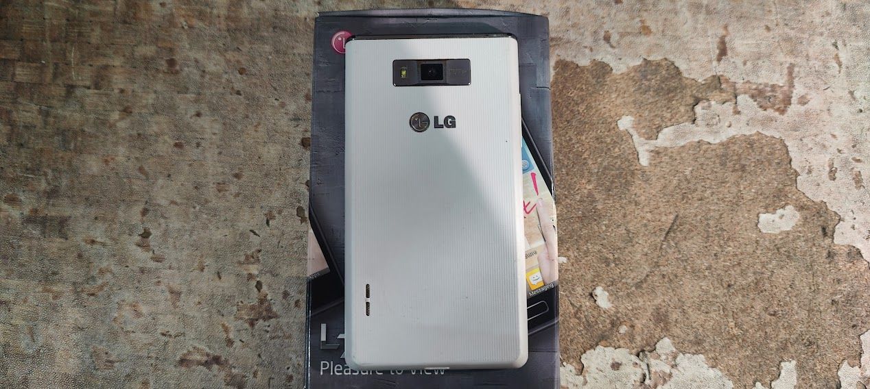 Мобильный телефон LG Optimus L7 LG-P705 № 24250402 - фото фото фото 3