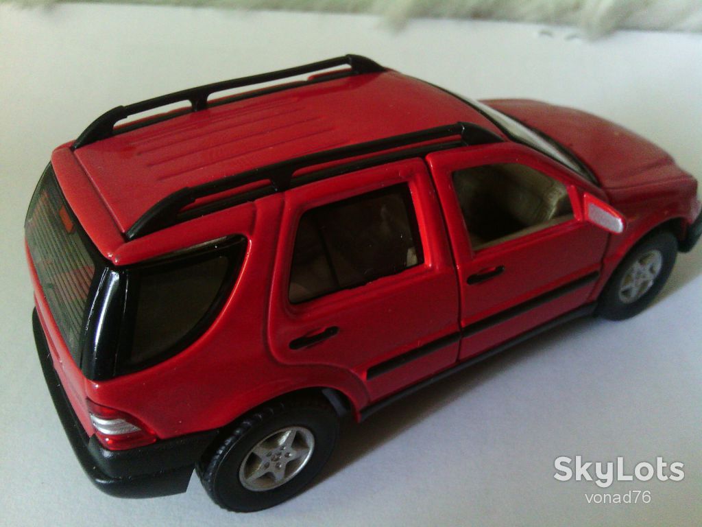 1/43 MERCEDES-BENZ M-Class ML 320. CARARAMA. - фото фото фото 3
