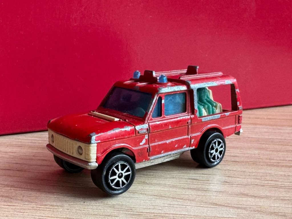 Range Rover 1/60 Majorette - фото фото фото 0