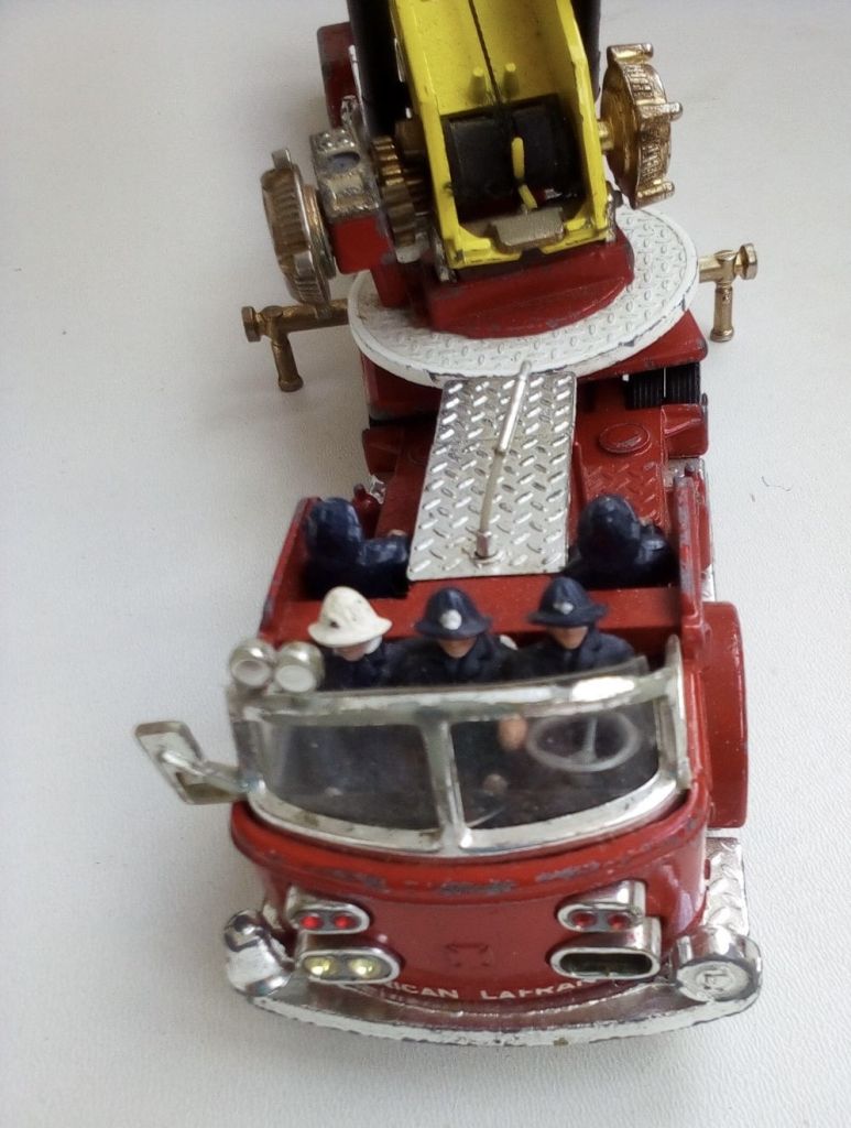 CORGI TOYS N°1143 AERIAL RESCUE TRUCK "AMERICAN LAFRANCE" - фото фото фото 1