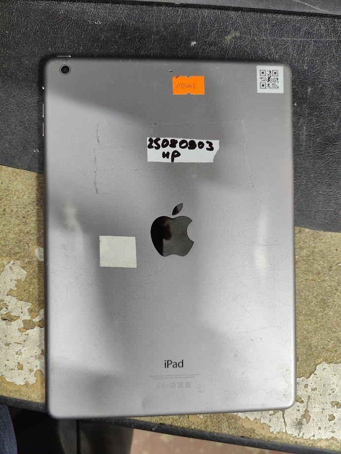 Планшет Apple iPad Air Wi-Fi 64Gb Silver № 25080903 - фото фото фото 1