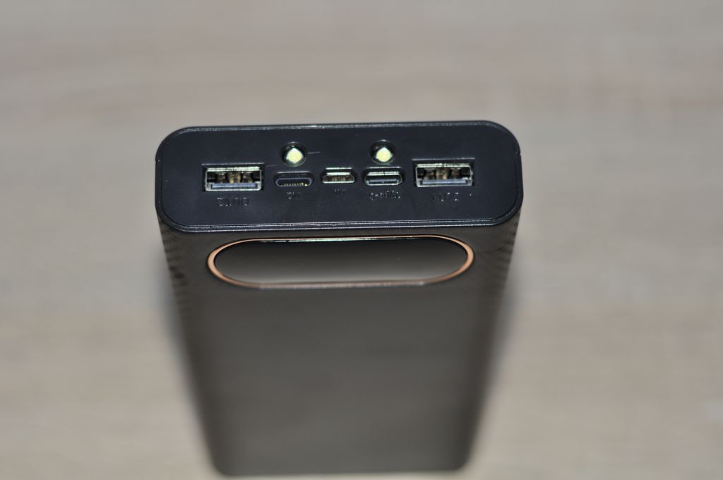 Power bank 28000mAh Dual USB/Type-C/microUSB/Lightning LG - фото фото фото 3