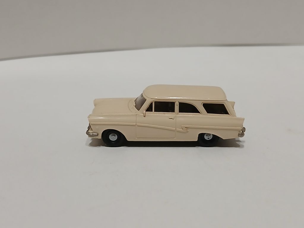 Автомобіль FORD TAUNUS Universal. BREKINA 1:87 H0  (11725) . - фото фото фото 2