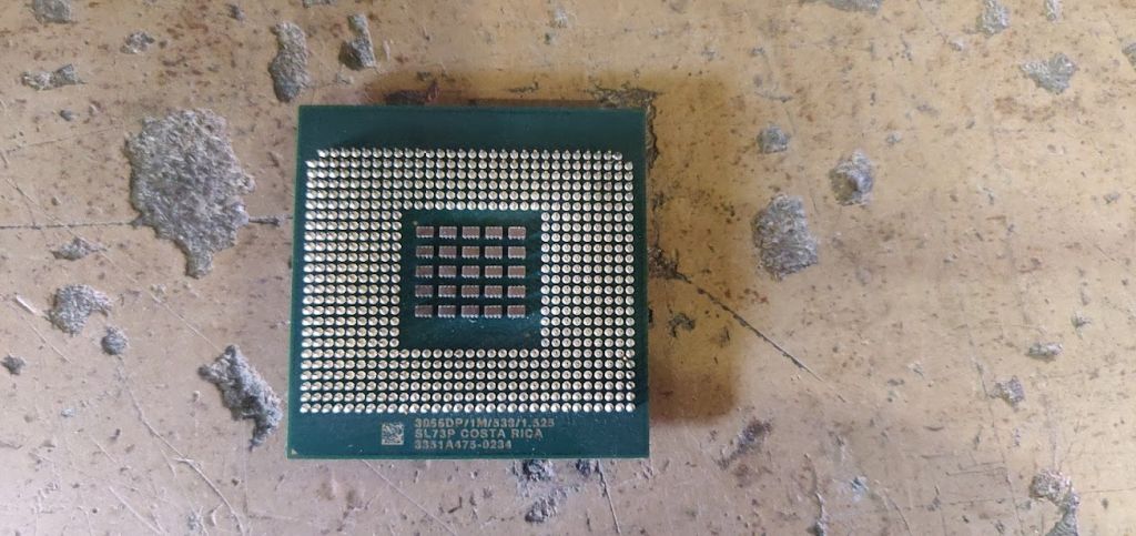 Процессор Intel Xeon 3066DP/1M/533/1.525 SL73P 3.06GHz socket 604 № 22280601 - фото фото фото 0