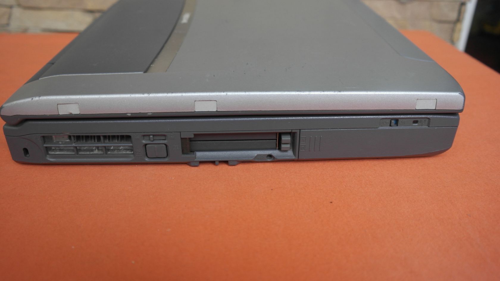 Ноутбук Toshiba Satelitte PRO 4600 PIII 850/256/20/CD-RW+DVD/15" - фото фото фото 7