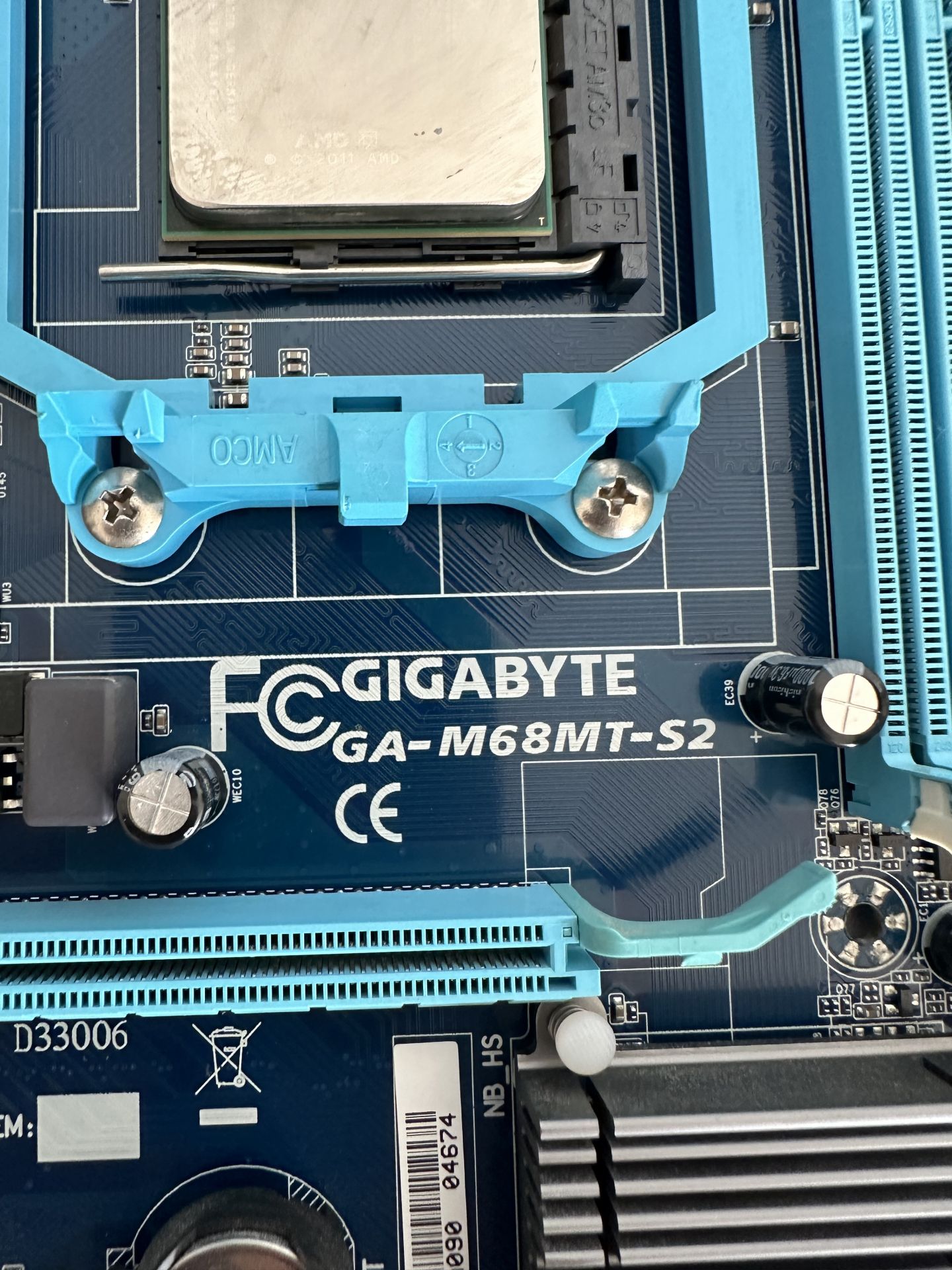 Материнська плата Gigabyte GA-M68MT-S2   (sAM3+ Процесор  FX 6100 - фото фото фото 2