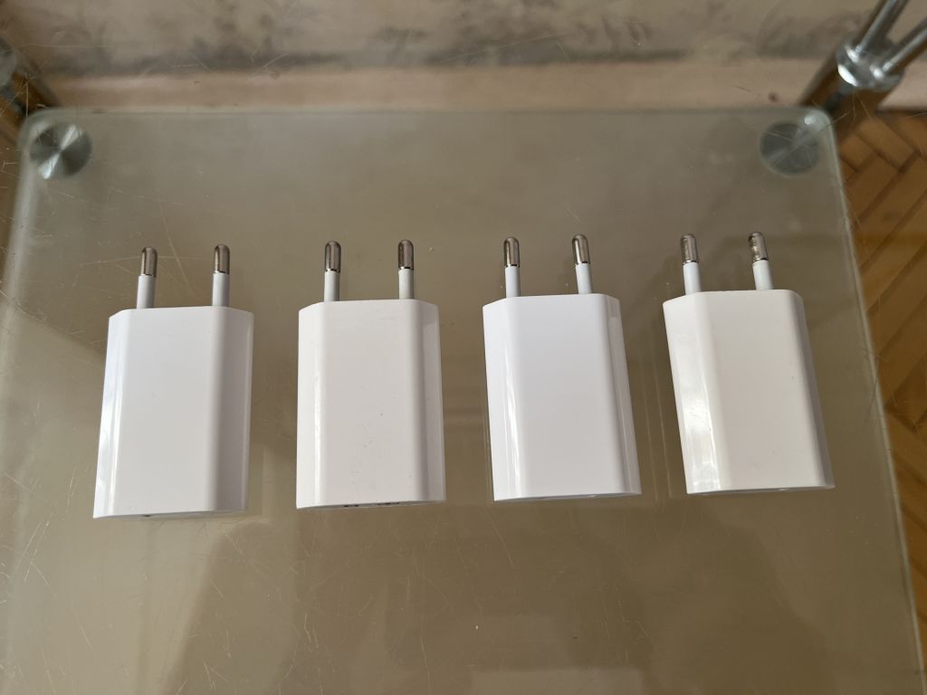 Оригинальные блоки зарядки Apple 5W USB Power Adapter      (модель A1400) - фото фото фото 2