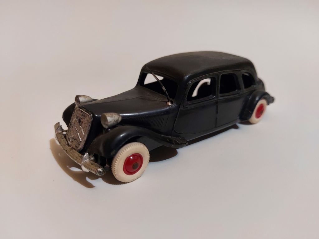 Norev 1:43  (plastic) Citroen 15-Six Familiale - фото фото фото 1