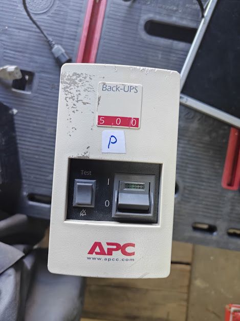 ИБП Бесперебойник UPS 500 VA / ВА APC Back-UPS BK500I № 261509501 - фото фото фото 0