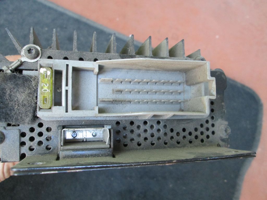 Усилитель музыки Bose AMP Mercedes W220 S-class 98-05 2208200289 - фото фото фото 2