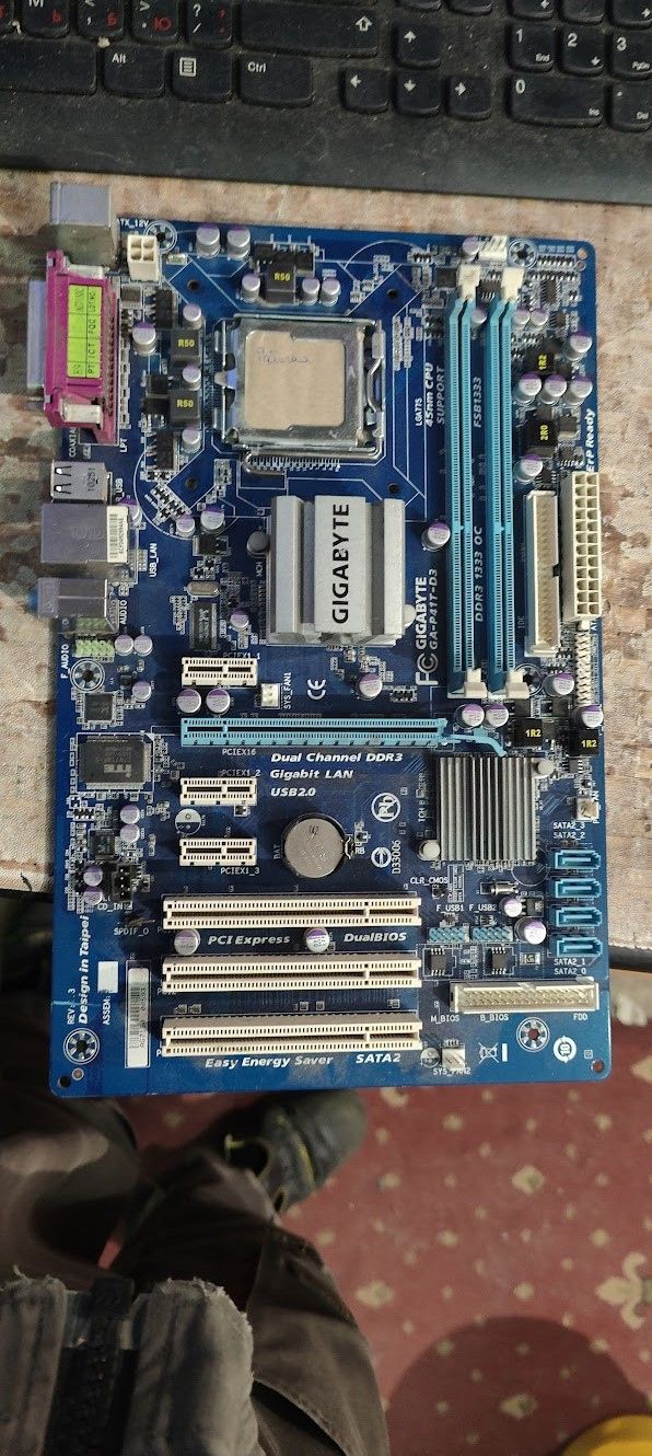 Мат. плата Gigabyte GA-P41T-D3 LGA775 G41 PCI-E+GbLAN SATA ATX 2DDR3 № 230311101 - фото фото фото 0