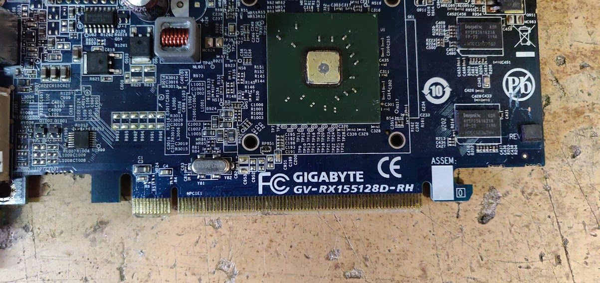 Видеокарта Gigabyte Radeon X1550 GV-RX155128D-RH 128MB PCI-E № НР220407 - фото фото фото 1