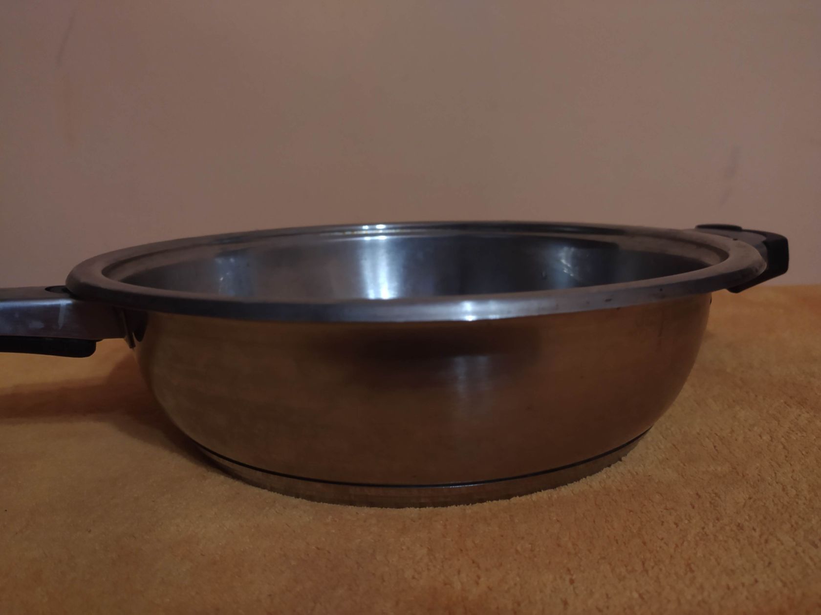 Велика та важка німецька сковорода - фото фото фото 3