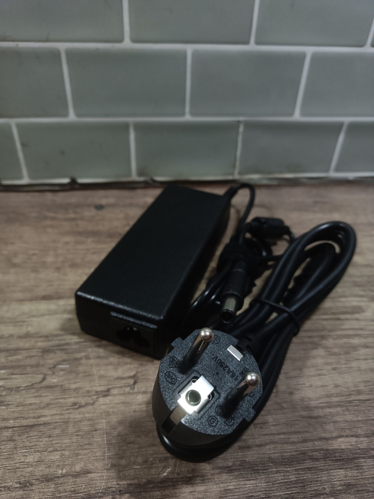 Блок живлення AC Adapter 19V 4.74A 90W 3795 - фото фото фото 1