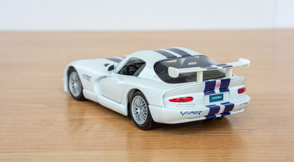 1:24 Dodge Viper GT2 1998 white, Maisto #10207 - фото фото фото 3