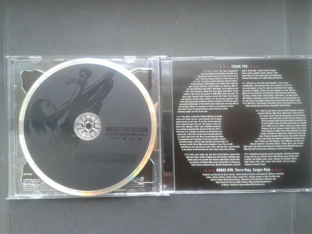 Velvet Revolver - Libertad  (CD+DVD) - фото фото фото 2