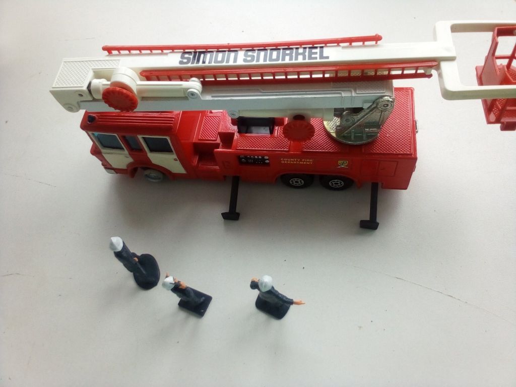 Matchbox SuperKings K-39 ERF Snorkel Fire Engine 1987 - фото фото фото 11