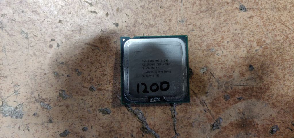 Процессор Intel Celeron Dual-Core E1200 1.60GHz/512K/800/06 socket 775 № 220501 - фото фото фото 0