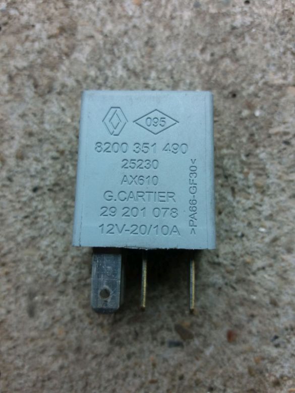 Реле ( 5 виходів ) 8200351490 Renault. - фото фото фото 0