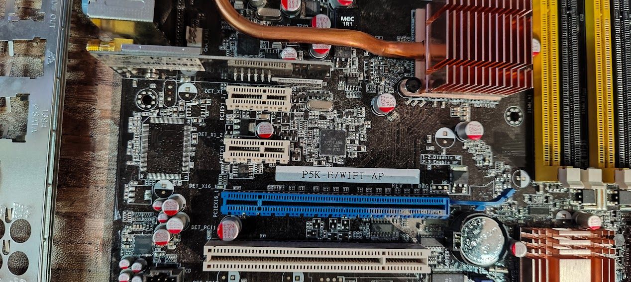 Мат. плата ASUS P5K-E/WiFi-AP LGA775 P35 2xPCI-E+GbLAN+1394 SATA RAID ATX 4DDR2 № 232109110 - фото фото фото 1