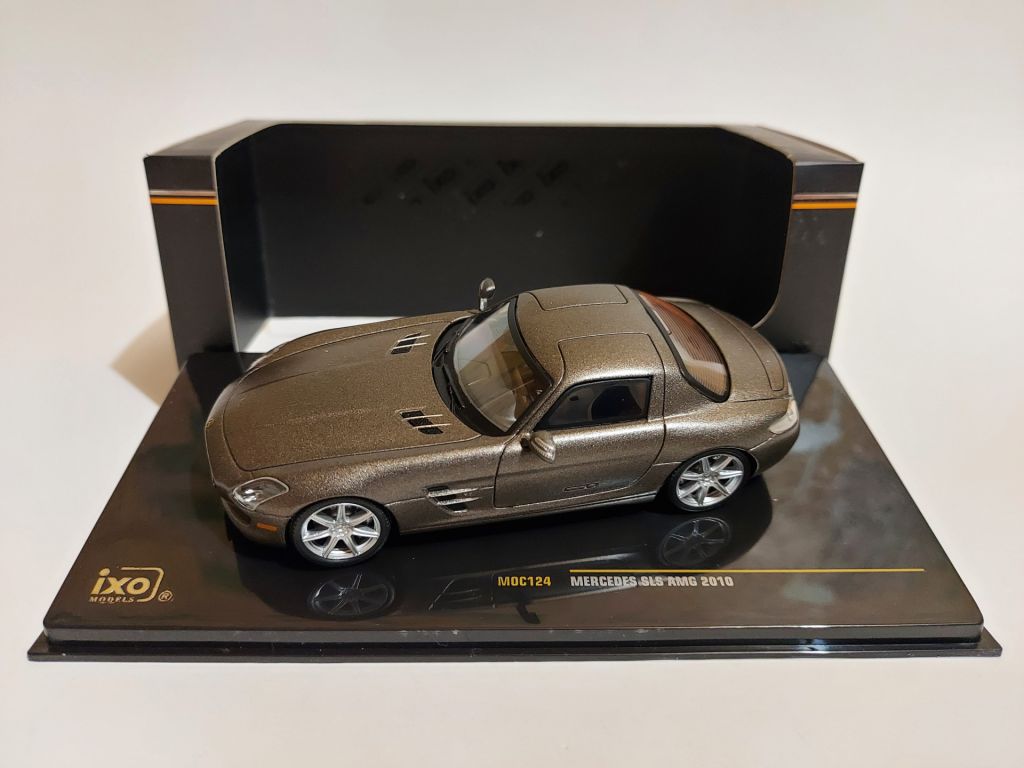IXO 1:43 Mercedes-Benz SLS AMG  (2010) matt-brown - фото фото фото 0
