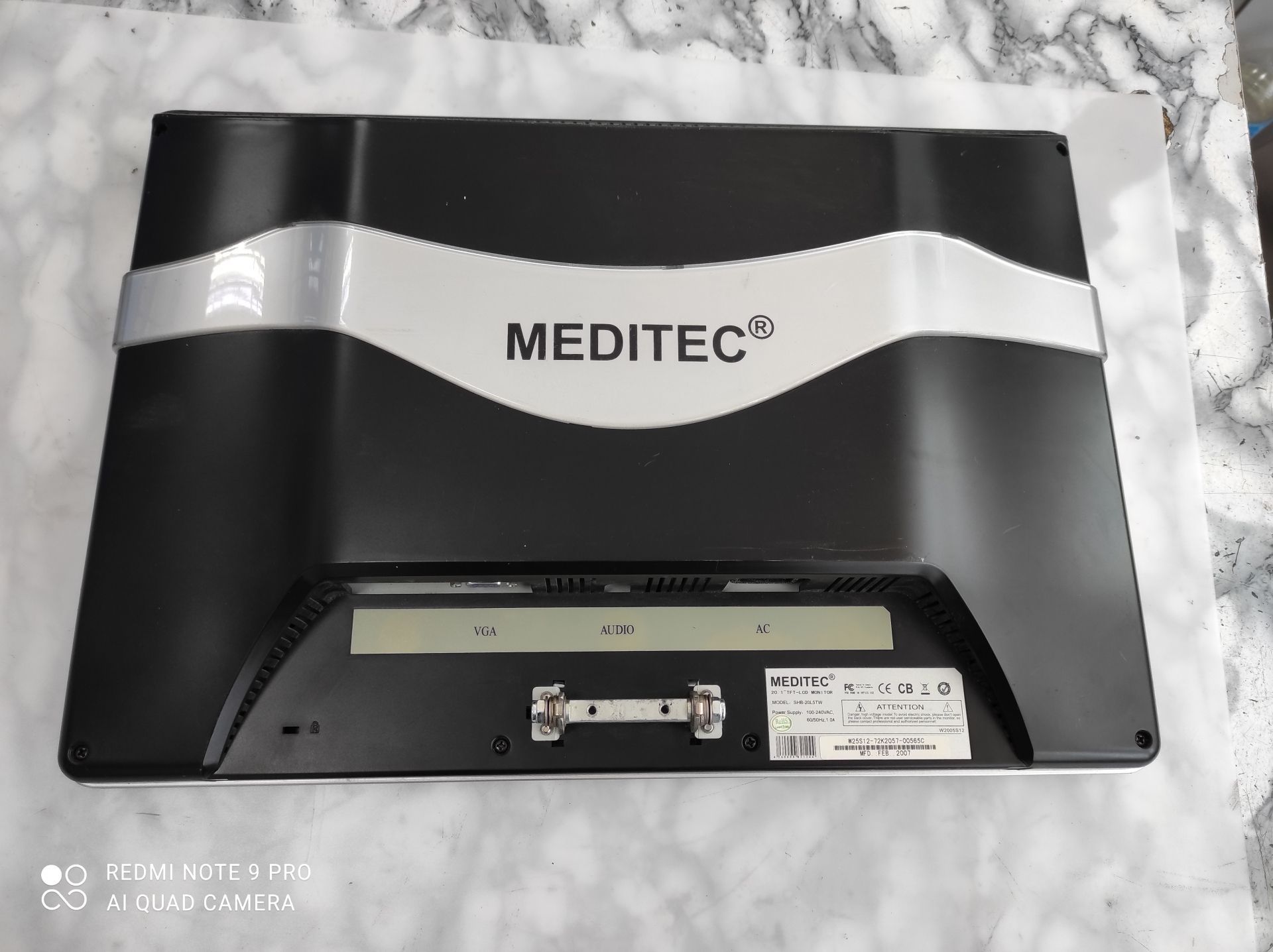 Монитор 20" MEDITEC SHB-20L5TW - фото фото фото 2
